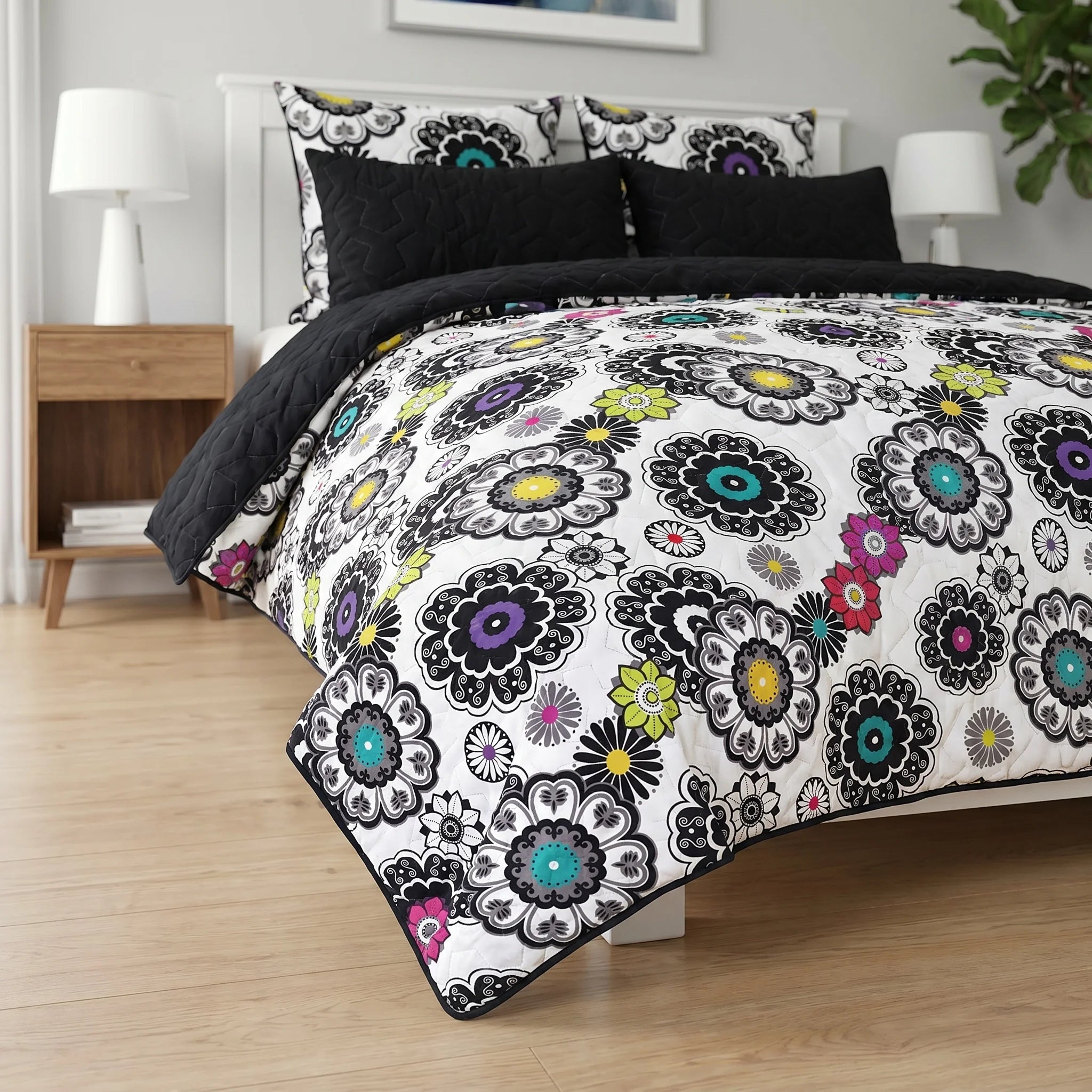 Chic Retro Floral Bed Spread Set — 6 PCS