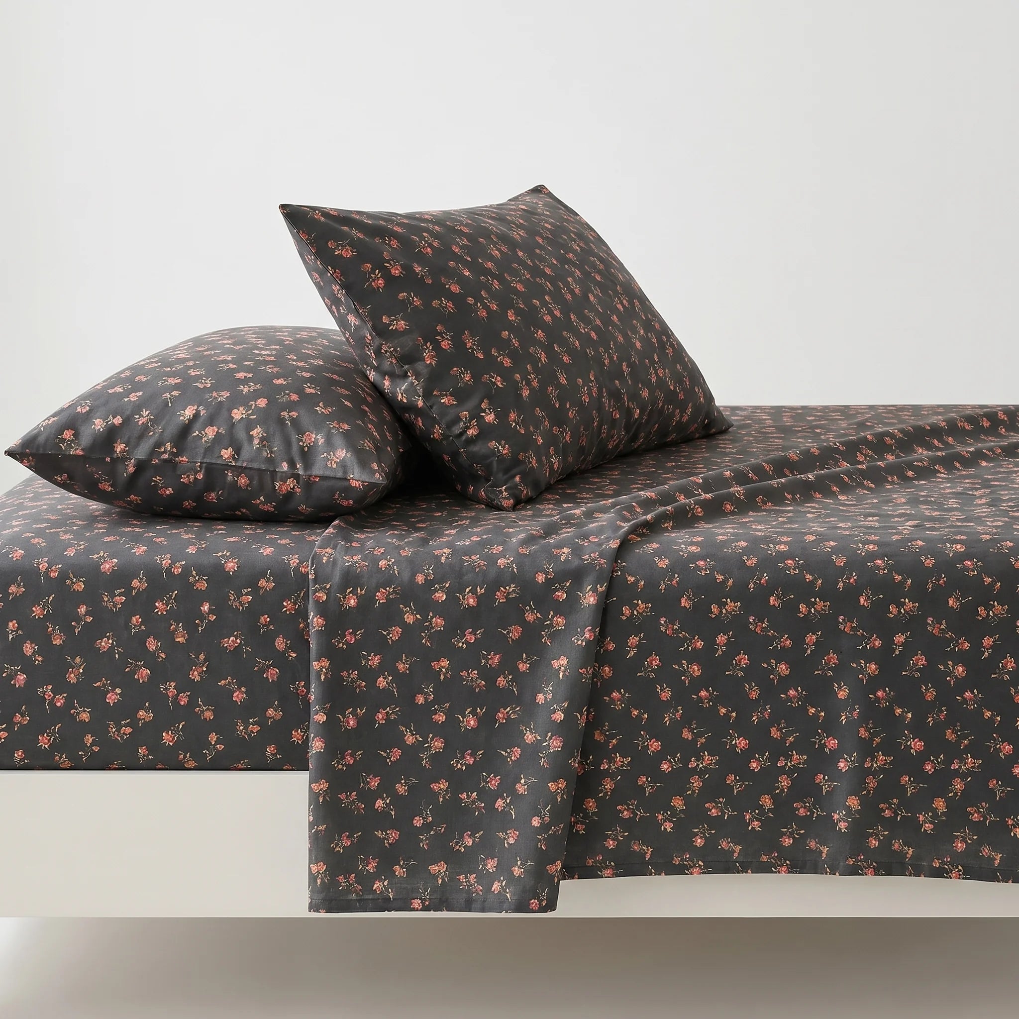Midnight Rosebud Premium Cotton Bedsheet